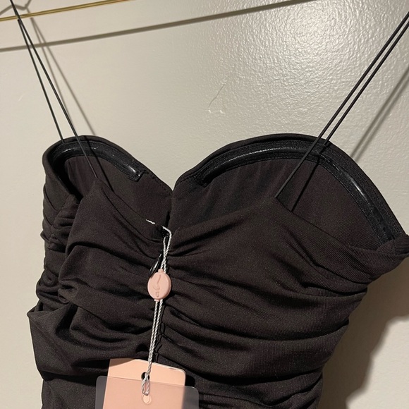 Oh Polly “Drop A Bombshell” Dress - Picture 6 of 15